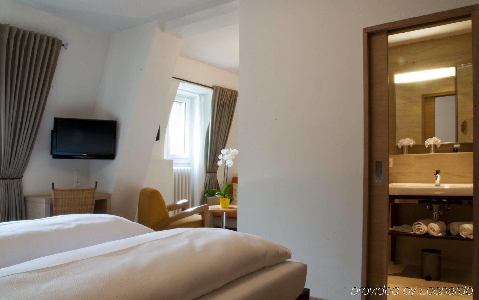 Hotel Belvedere Scuol Habitación foto